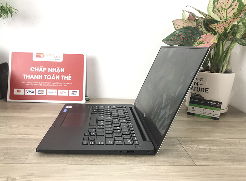 Dell Latitude E7370