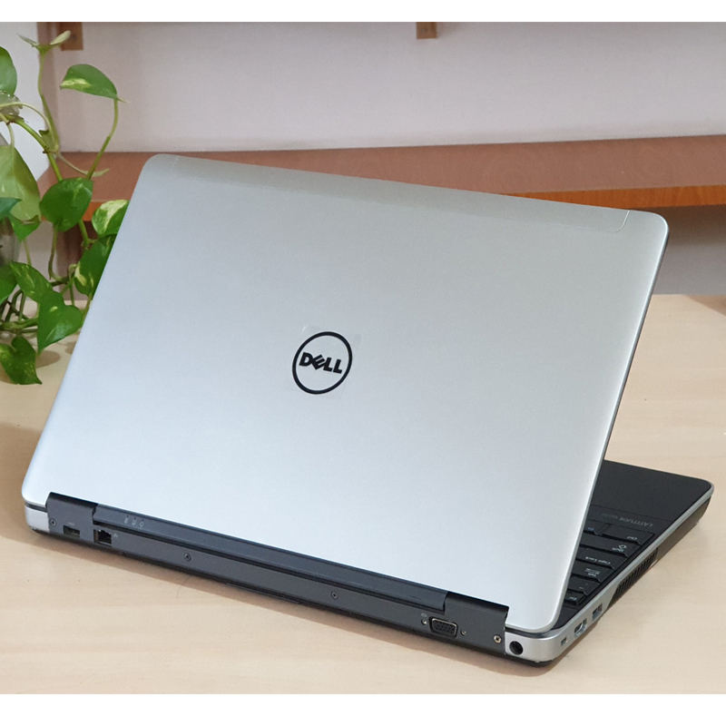 Laptop Dell Precision M2800 - Intel Core i7