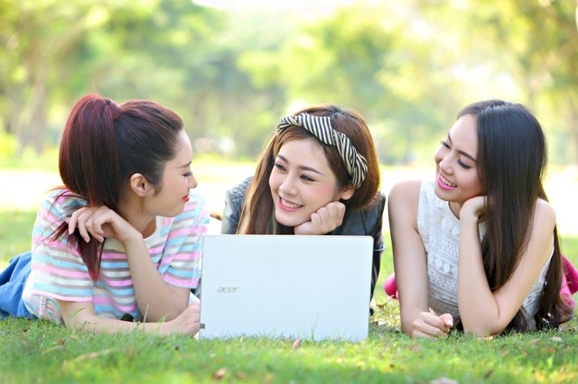 Laptop giá rẻ tphcm đầu năm cho sinh viên học sinh